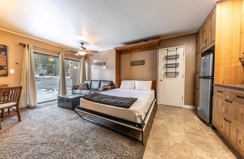 Truckee Condo | Cozy Deluxe Studio #132 at Donner Lake Village