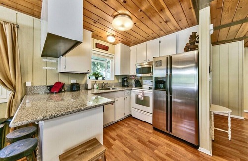 Country Club Estates Cabin | Cozy Forest Getaway | Foosball Fun + A/C Comfort