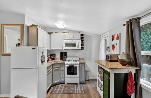 Hacienda Cabin | Cozy Forestville Cabin in Sonoma Wine Country Near Russian River, Forestville CA