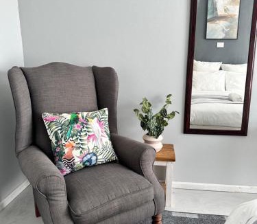 Beacon Bay Apartment | Cozy Hide