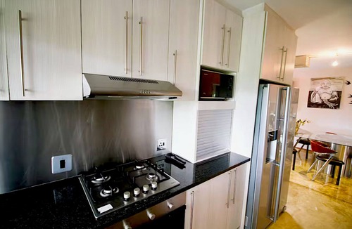 Colchester House | Cozy Home by Sundays River, Close to Addo Elephant Park