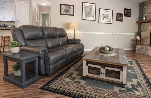 Glencoe House | Cozy Home in Pioneer
