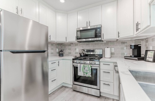 North Oak Park House | Cozy Home W loft near UCDavis Med Center/Downtown Sacramento Free parking