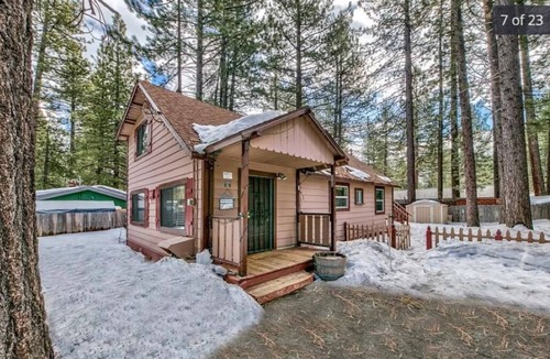 Sierra Tract House | Cozy Home with Hot Tub minutes from skiing and the lake!
