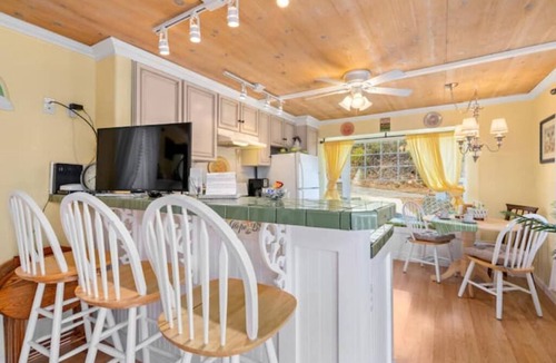 Kelseyville House | Cozy Lake House - Kelseyville