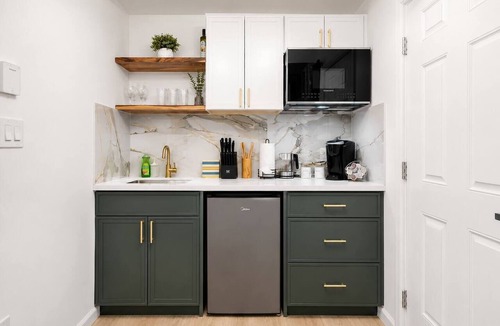 Pacifica Apartment | Cozy Modern Pacifica Studio near SFO Monthly Stays