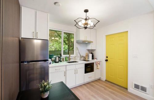 Crocker-Amazon Apartment | Cozy Private Studio with 1bath and backyard Near SFSU & SF Transit
