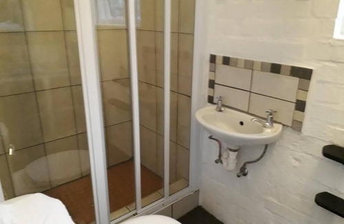 Constantia House | Cozy quirky cottage Constantia