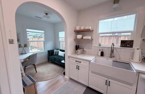 Ukiah House | Cozy renovated 2-bedroom house in downtown Ukiah