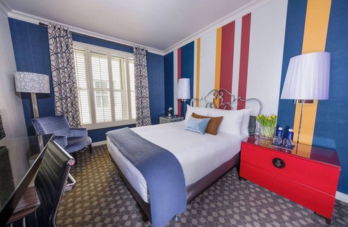 Theater District Hotel | Cozy Room in SF Downtown near Union Square – Modern Amenities & Italian Cuisine