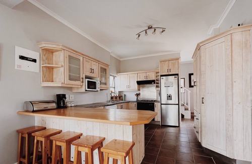 Struisbaai House | Cozy Self Catering House in Struisbaai close to the Most Southern Tip of Africa.