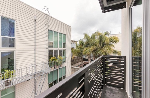 South of Market Apartment | Cozy South Park Studio, near Caltrain & South Park by Blueground