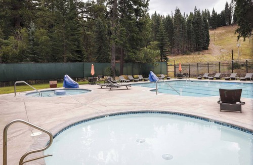 Tahoe Woods Apartment | Cozy Studio at Granlibakken Tahoe Resort - Ski-In - Ski-Out with Pool, Spa & Minutes from Lake Tahoe