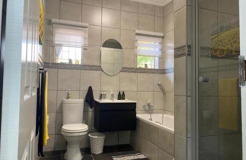 Eldoraigne Apartment | CozyatCaley - Private Apartment