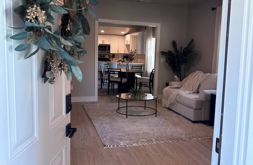 North Oak Park House | Craftsman Brand New house 2 bdrms with Ultra-Fast 5G Gateway Internet. Pets welc
