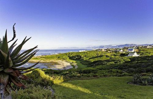 De Kelders House | Crayfish Lodge Sea & Country Guest House