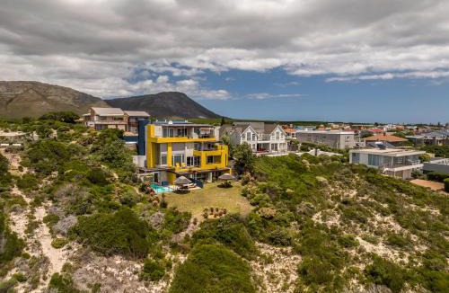 De Kelders House | Crayfish Lodge Sea & Country Guest House