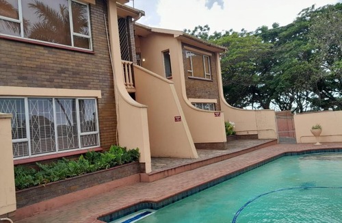 Isipingo Bed & Breakfast | CREMONA LODGE