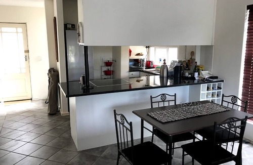 Parklands Apartment | Cute & Bright Apartment in Parklands
