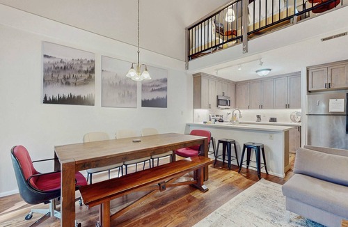 Carnelian Woods Condo | Cute condo with shared pool, hot tub and tennis