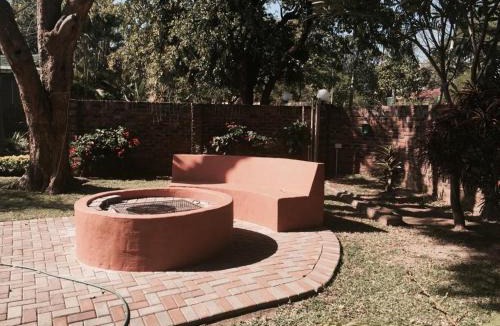 Phalaborwa Apartment | Danamara Garden Studios