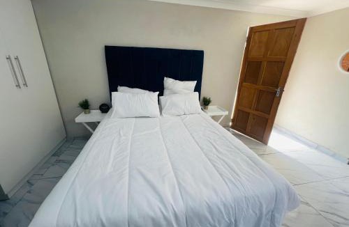 Emfuleni House | Daremp Guest living