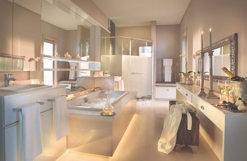 Sandown Hotel | DaVinci Suites