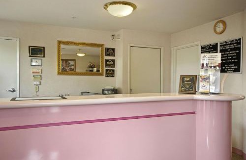 Hayward Hotel | Days Inn by Wyndham Hayward Airport