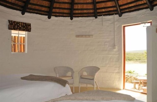 Overberg Hotel | De Hoop Campsite Rondawels