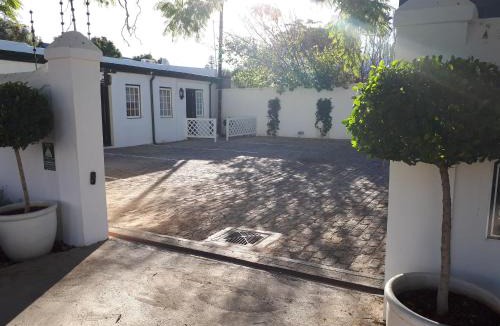 Graaff-Reinet Apartment | De Kothuize 4