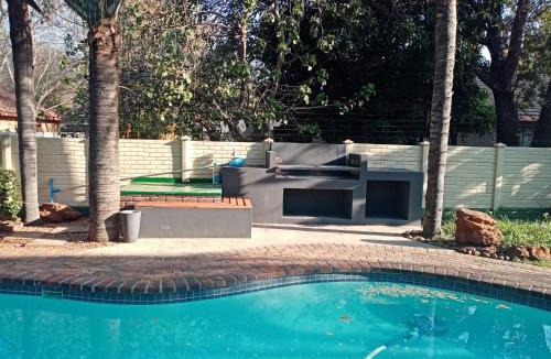 Lephalale House | De la Rose Guesthouse
