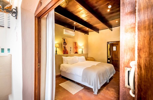 Paarl Bed & Breakfast | De Leeuwenhof Estate