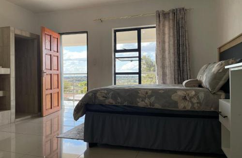 Tonga Bed & Breakfast | De Mose Family Lodge