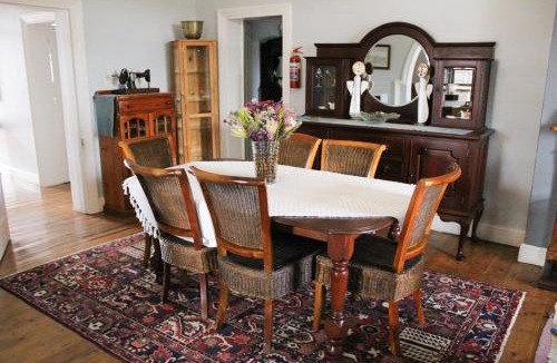 Oudtshoorn Bed & Breakfast | De Oude Yotclub