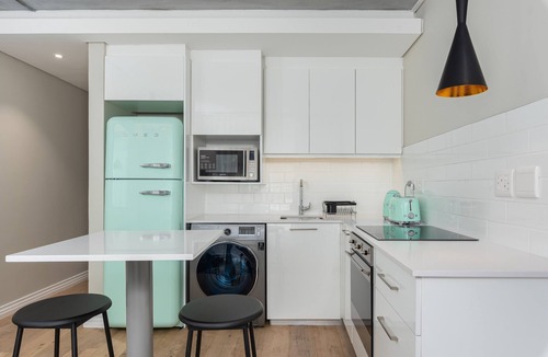 Cape Town City Centre Apartment | De Waterkant Apartment with Stunning Views