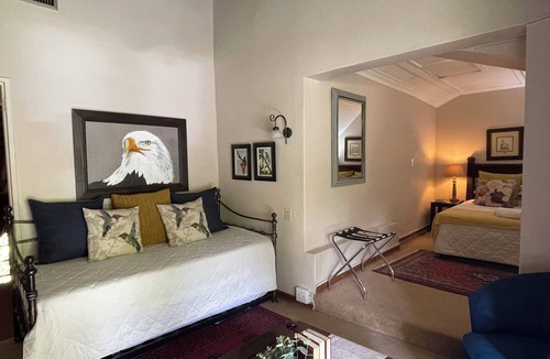 Bayswater Bed & Breakfast | De Witt'e Guest House