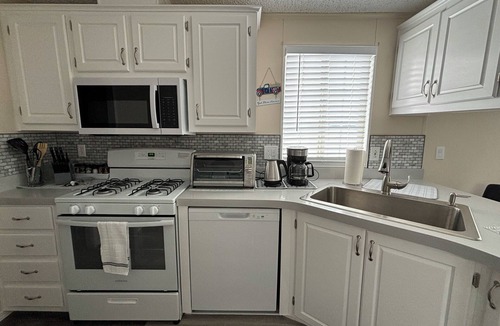 Pahrump House | Death Valley/Las Vegas - Pahrump Vacation House #1, Book Readaways-Healthy Mind