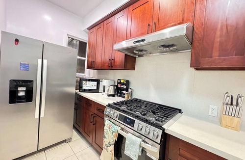 Nob Hill House | Delightful 3-bedroom 1.5 bath house in San Francisco