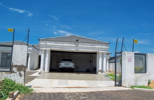 Phalaborwa Apartment | Delightful 4-bedroom apartment with AC in Phalaborwa