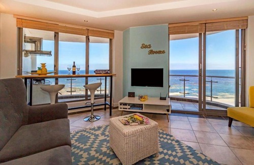 Strand Apartment | Deluxe Beachfront Apartment