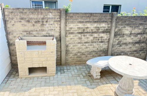 Beacon Bay Apartment | Deluxe dwellings four