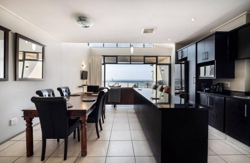 Durban Apartment | Deluxe Three-Bedroom Apartment with Sea View