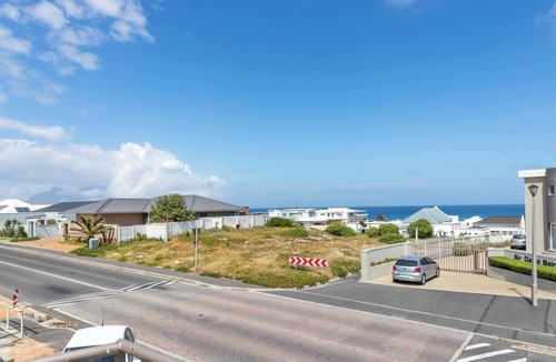 Bloubergstrand Apartment | Demi de Mêlée B, One Bed, Bloubergstrand