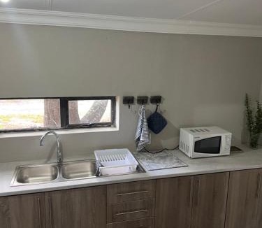 Blue Crane Route Apartment | Dennegeur Guesthouse
