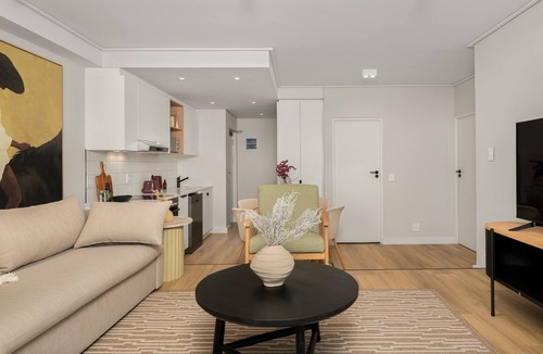 Sea Point Apartment | Designer Apartment in New Development in Sea Point