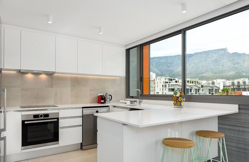 Bo'Kaap Apartment | Designer Apartment With Table Mountain Views