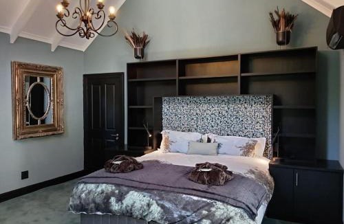Stellenbosch House | Die Heerenhuys Guest Suites