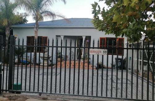 Worcester Bed & Breakfast | Die Tuis Huis Selfcatering NO LOADSHEDDING