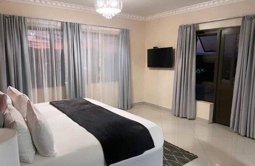Burgersfort Cabin | Dineos Lodge and Spa