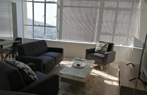 Cape Town City Centre Apartment | Disa Park 14th Floor Apartment with City Views